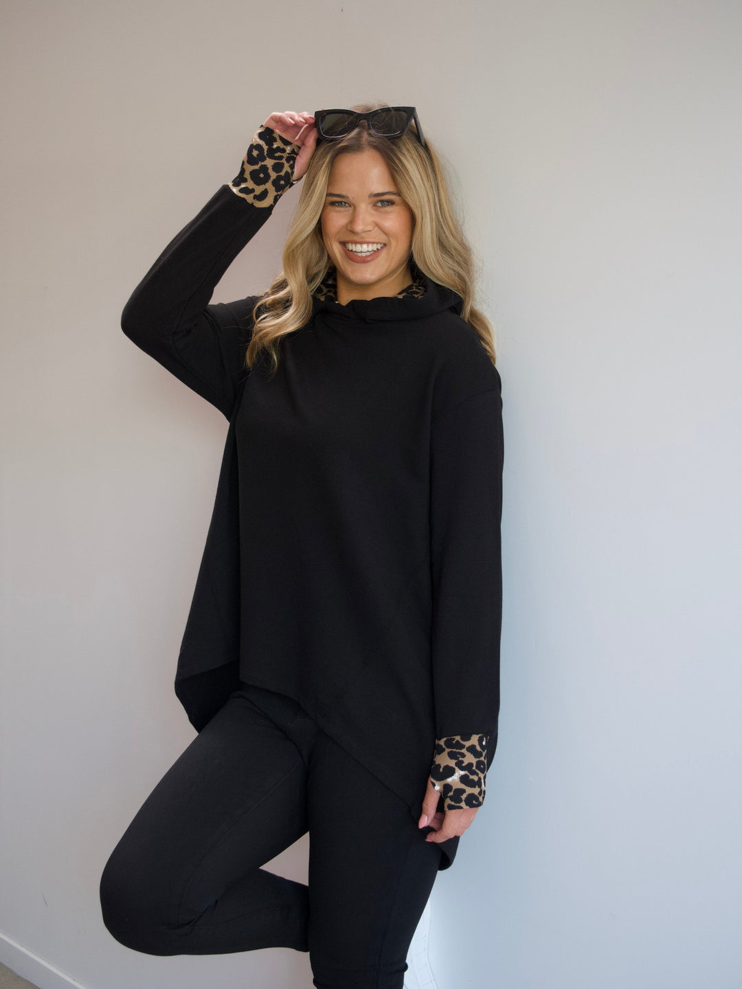 Label Discovery Hoodie Black