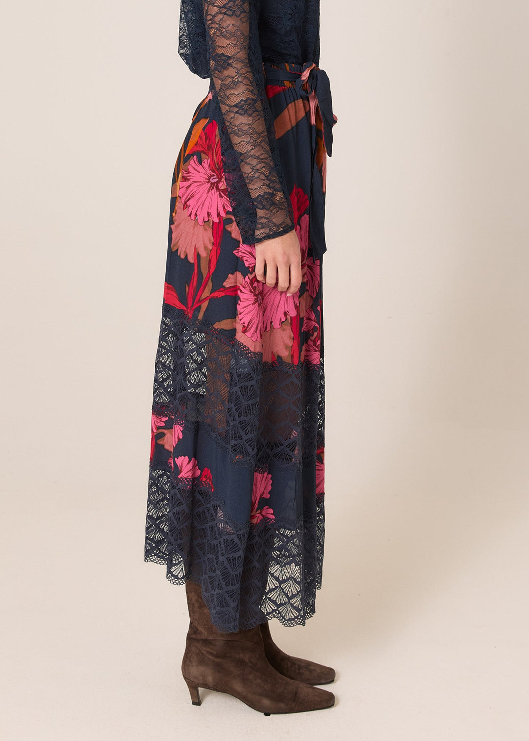 Fate Captivation Skirt Shadow Floral