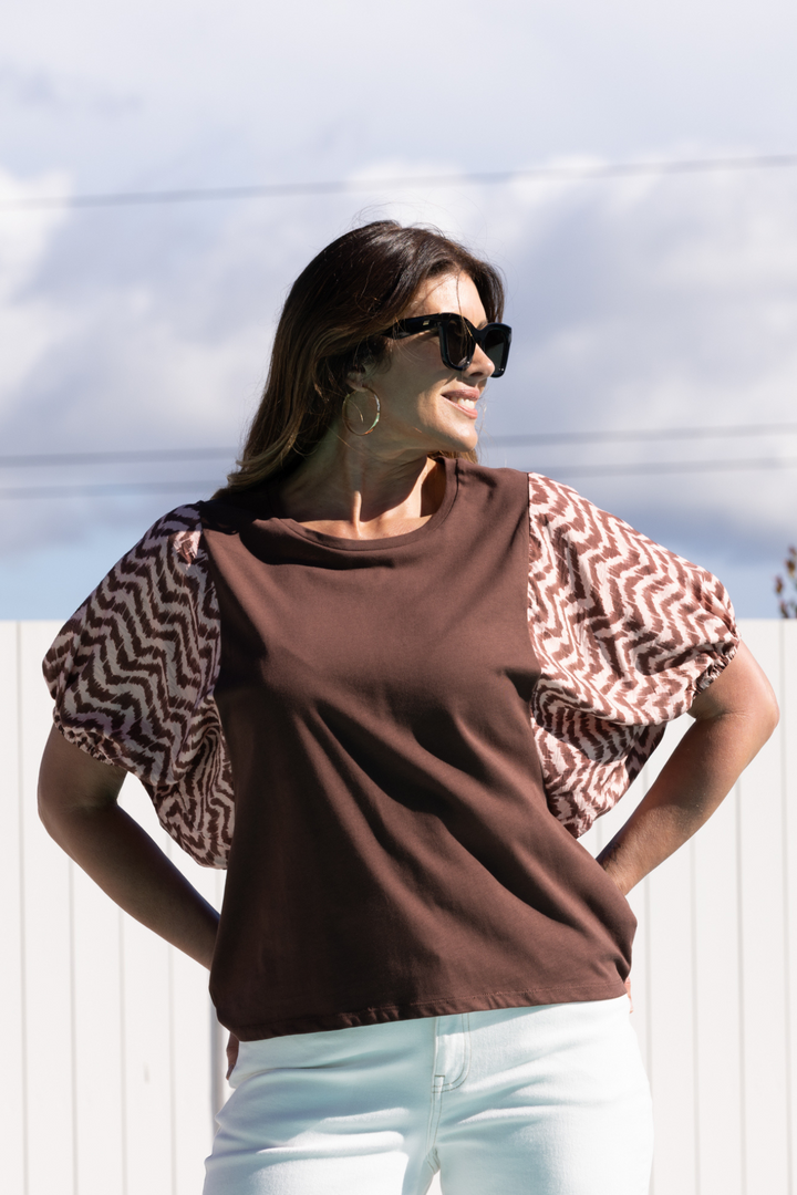Label Sheyena Woven Sleeve Top Zig Zag Print