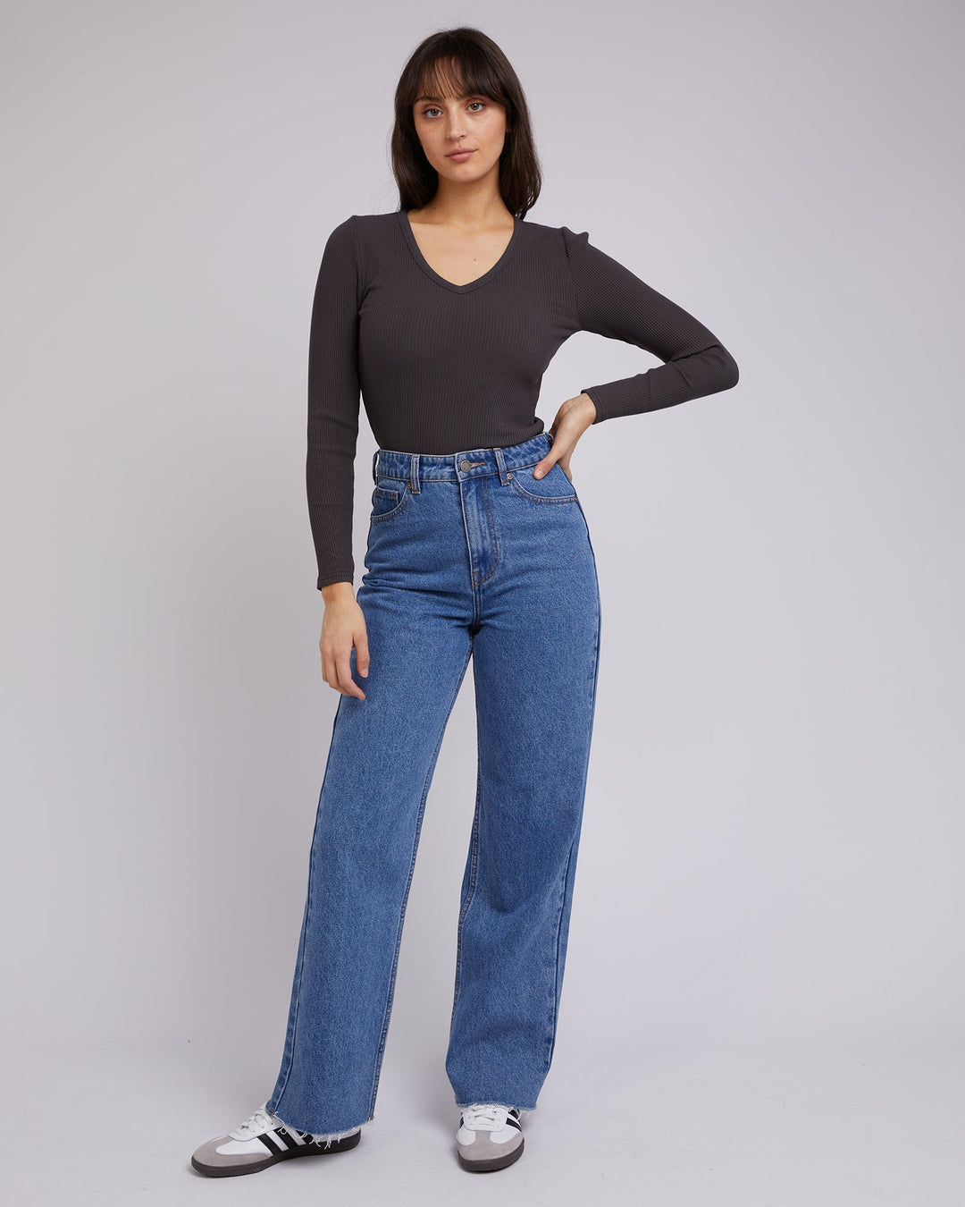 All About Eve Rib V Neck L/S Top Washed Black