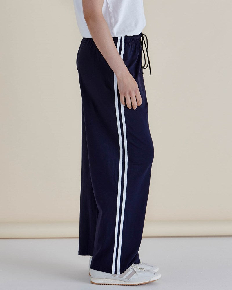Betty Basics Nikki Relaxed Cotton Jogger Navy