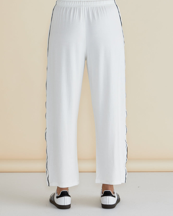Betty Basics Evelyn Wide Leg Jogger White