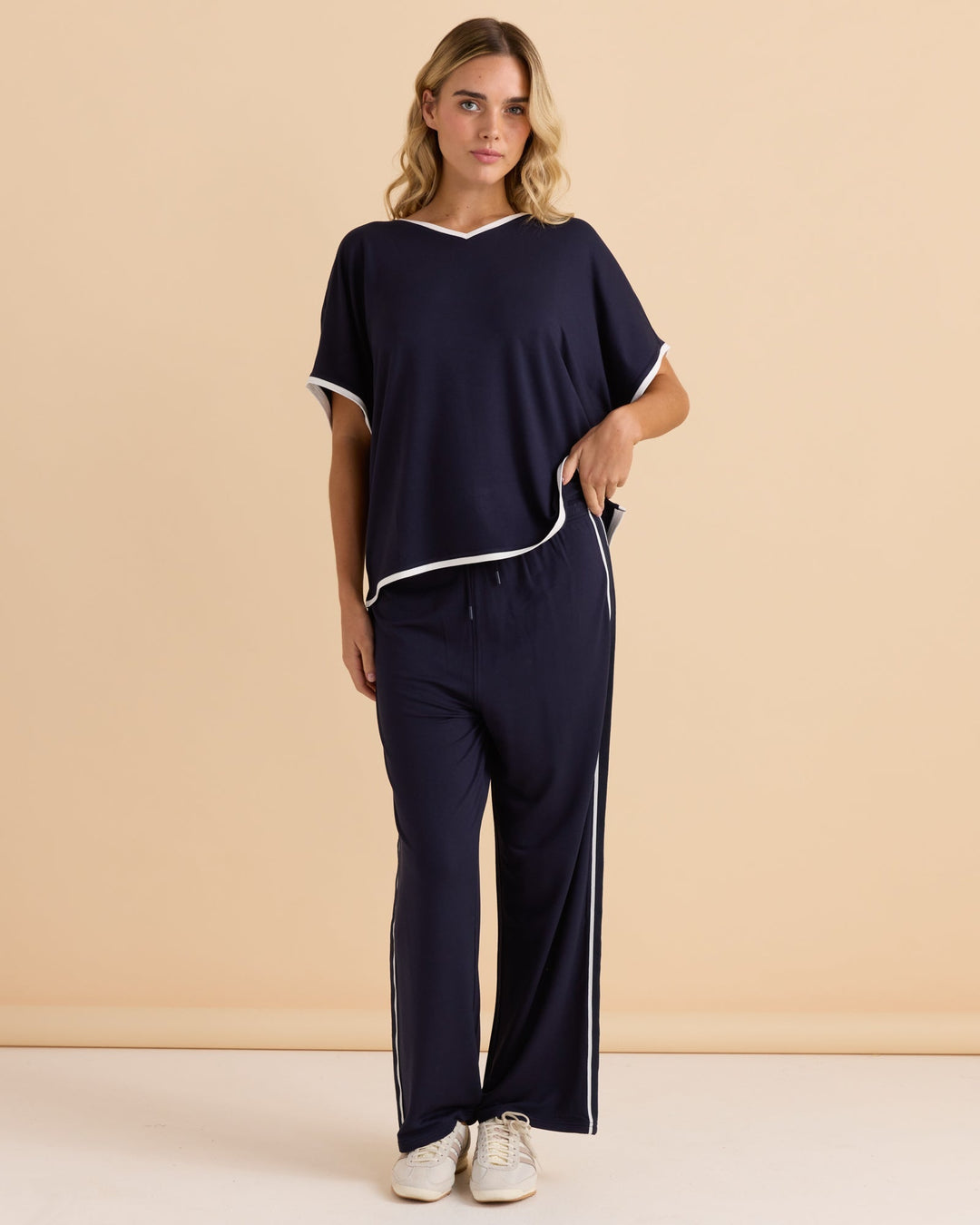 Betty Basics Evelyn Wide Leg Jogger Navy
