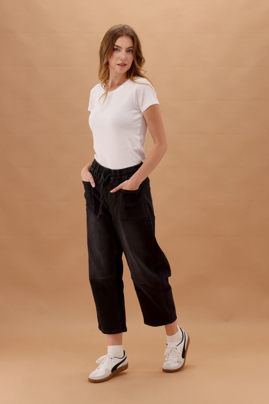 Wakee Barrel Jean Black