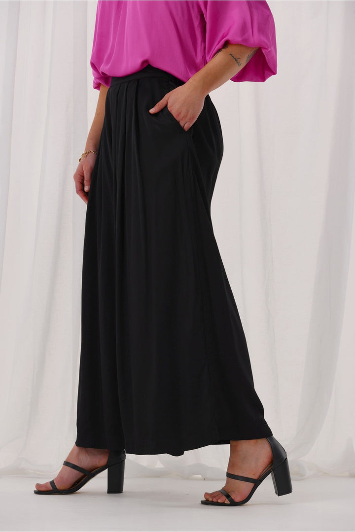 Celebrations By Chelsea Palazzo Pant Satin Black