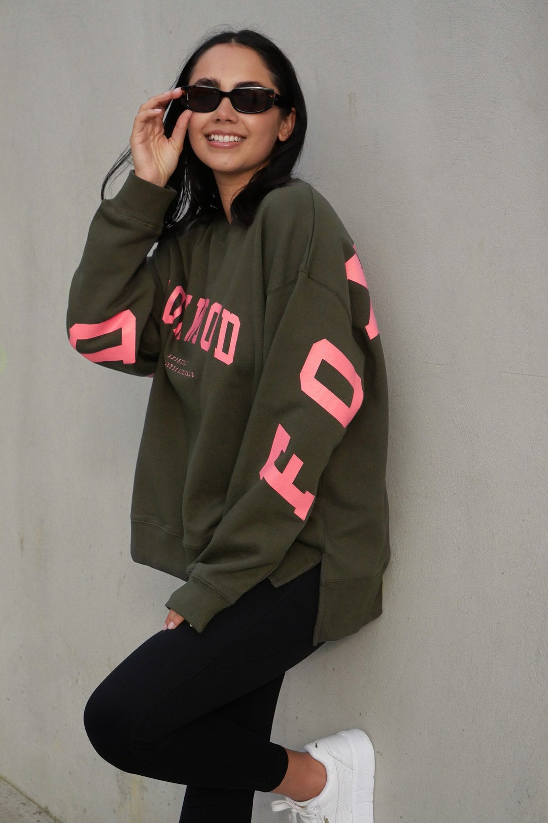 Foxwood Interval Crew Dark Khaki with Coral