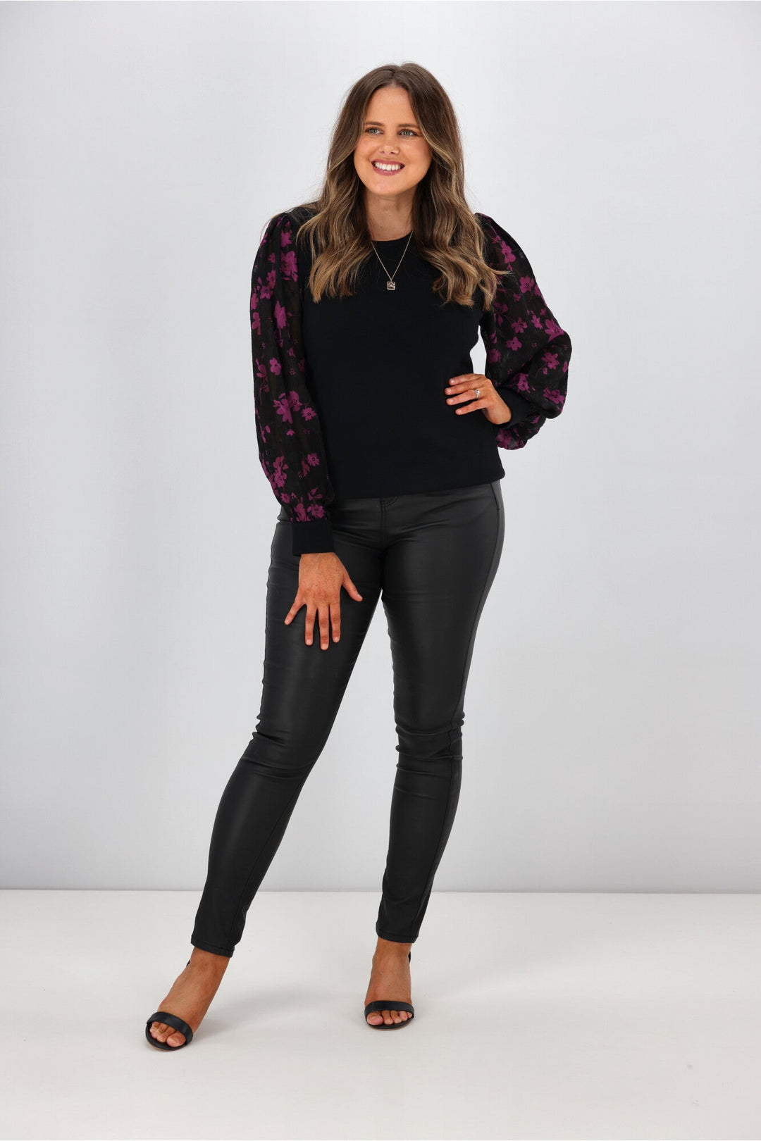 Gloss By Juliette Puffed Sleeve Top w Black Purple Floral