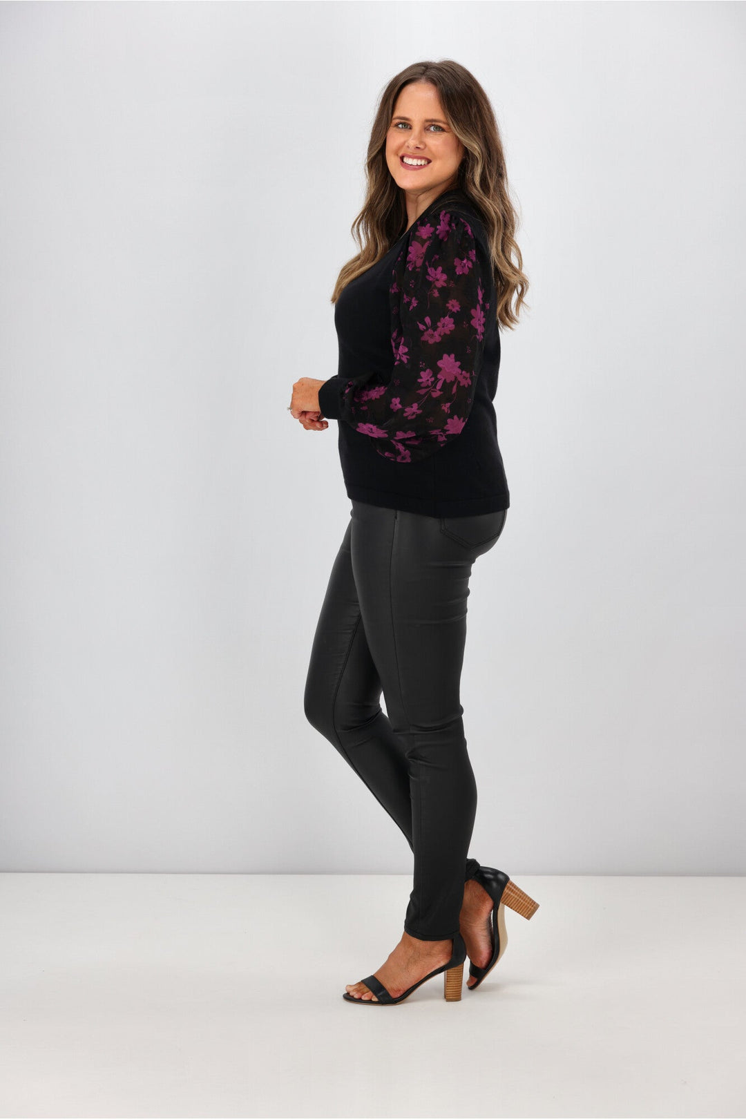 Gloss By Juliette Puffed Sleeve Top w Black Purple Floral