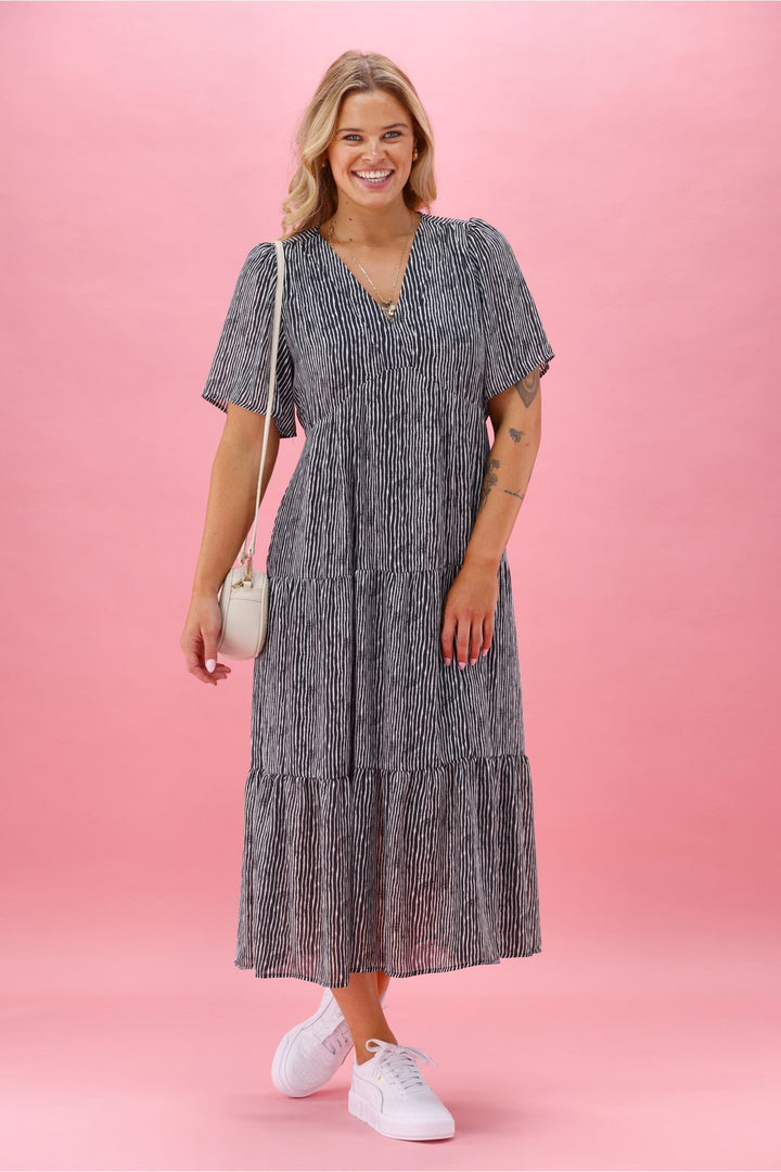 Gloss The Label Avonley Tiered Chiffon Dress Black Line Print