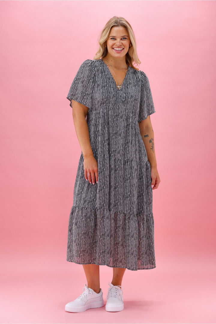 Gloss The Label Avonley Tiered Chiffon Dress Black Line Print