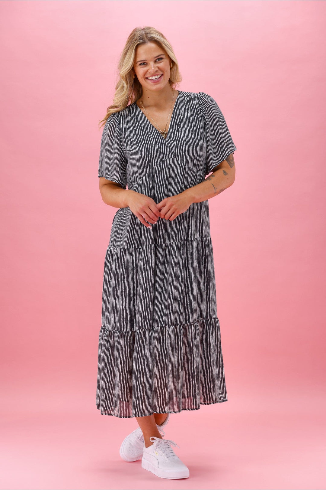 Gloss The Label Avonley Tiered Chiffon Dress Black Line Print