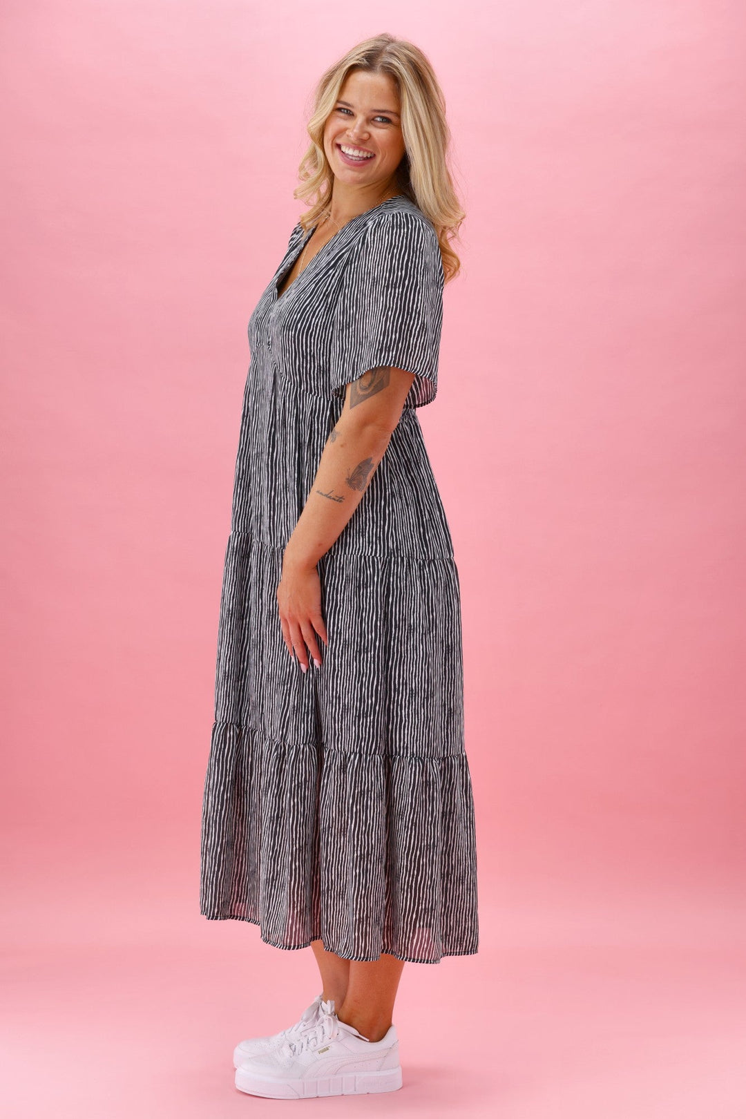 Gloss The Label Avonley Tiered Chiffon Dress Black Line Print