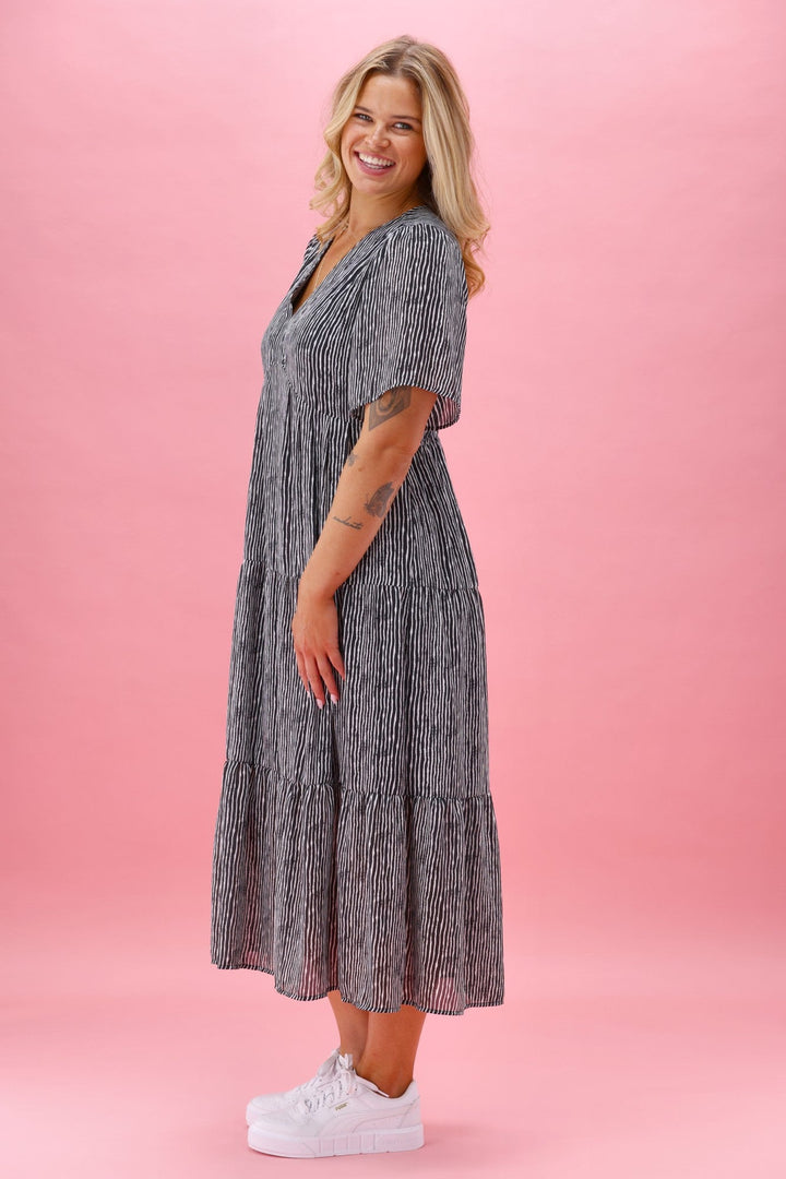 Gloss The Label Avonley Tiered Chiffon Dress Black Line Print