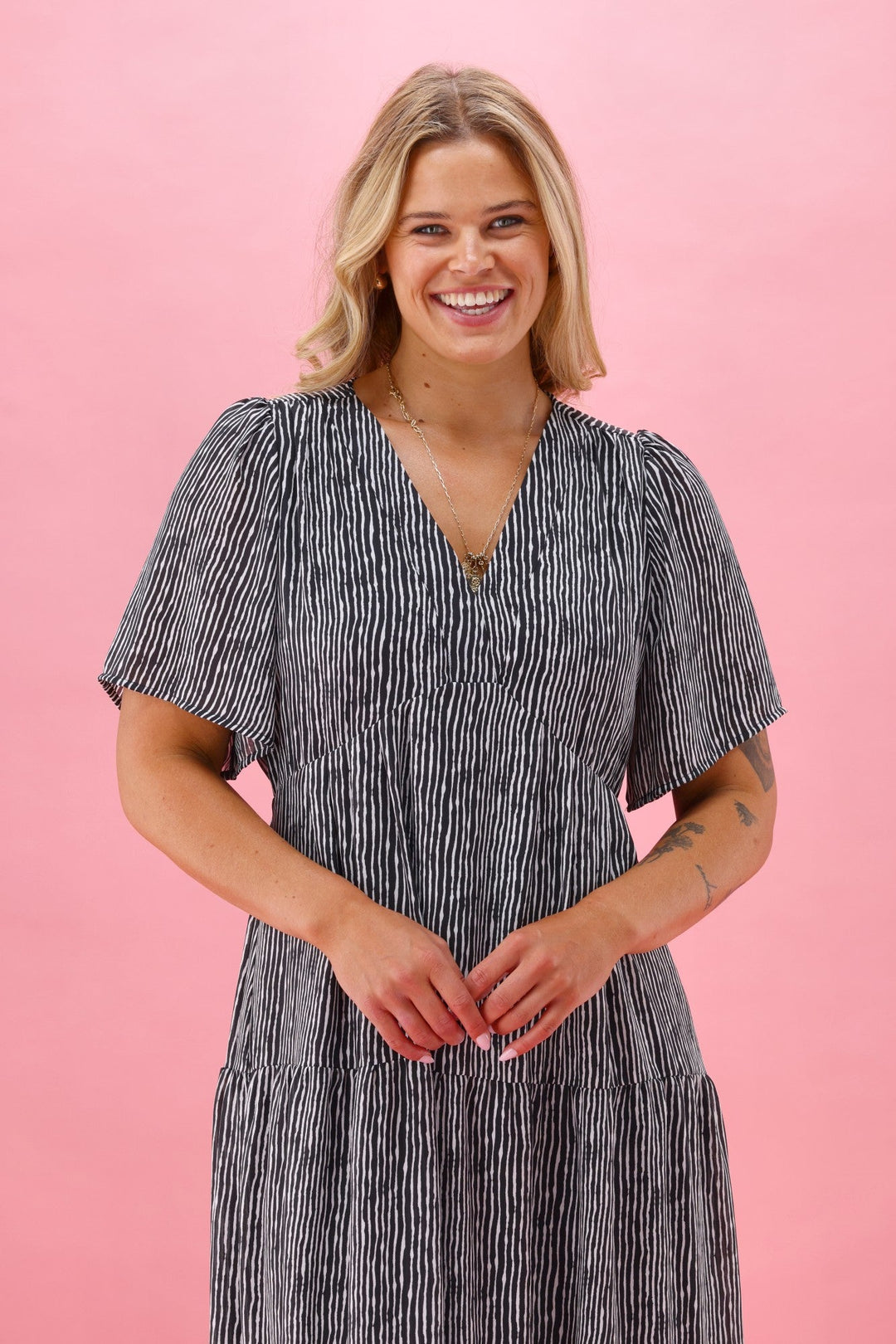 Gloss The Label Avonley Tiered Chiffon Dress Black Line Print