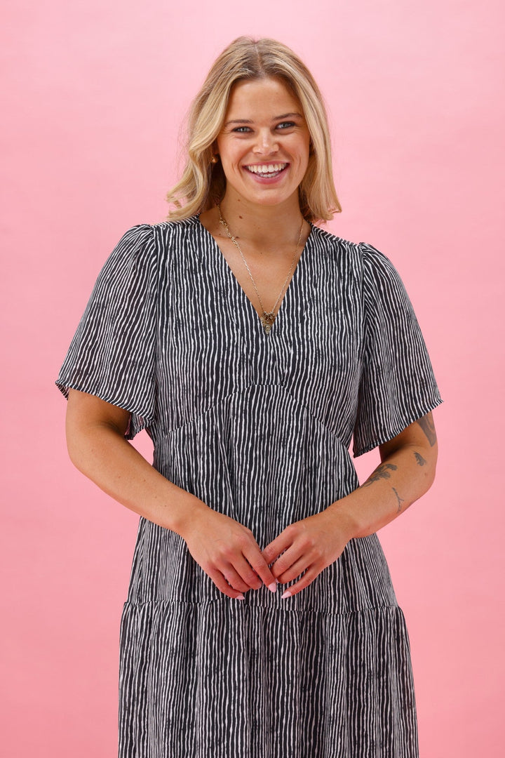 Gloss The Label Avonley Tiered Chiffon Dress Black Line Print