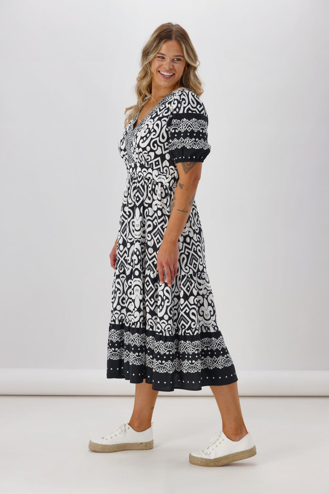 Gloss The Label Daly Border Print Dress Black