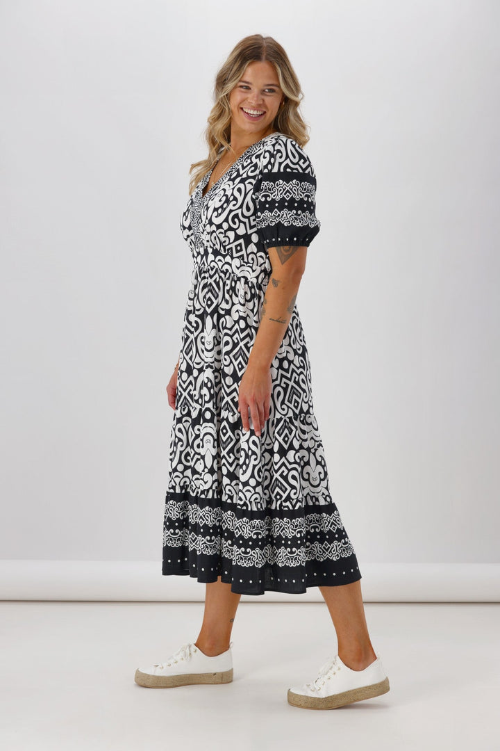 Gloss The Label Daly Border Print Dress Black