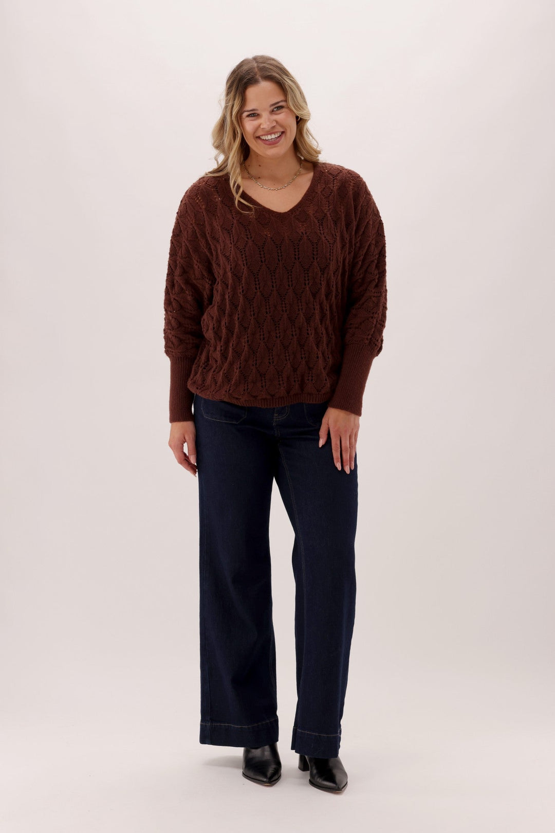 Gloss The Label Downten Pointelle V Neck Sweater Chocolate