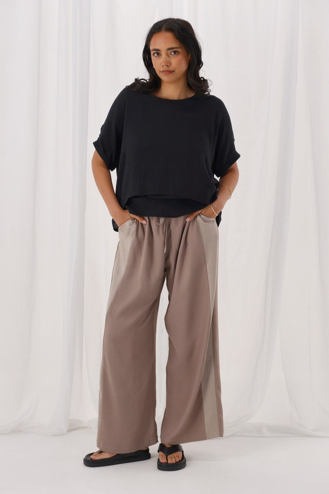 Gloss The Label Havanna Satin Stripe Pants Taupe