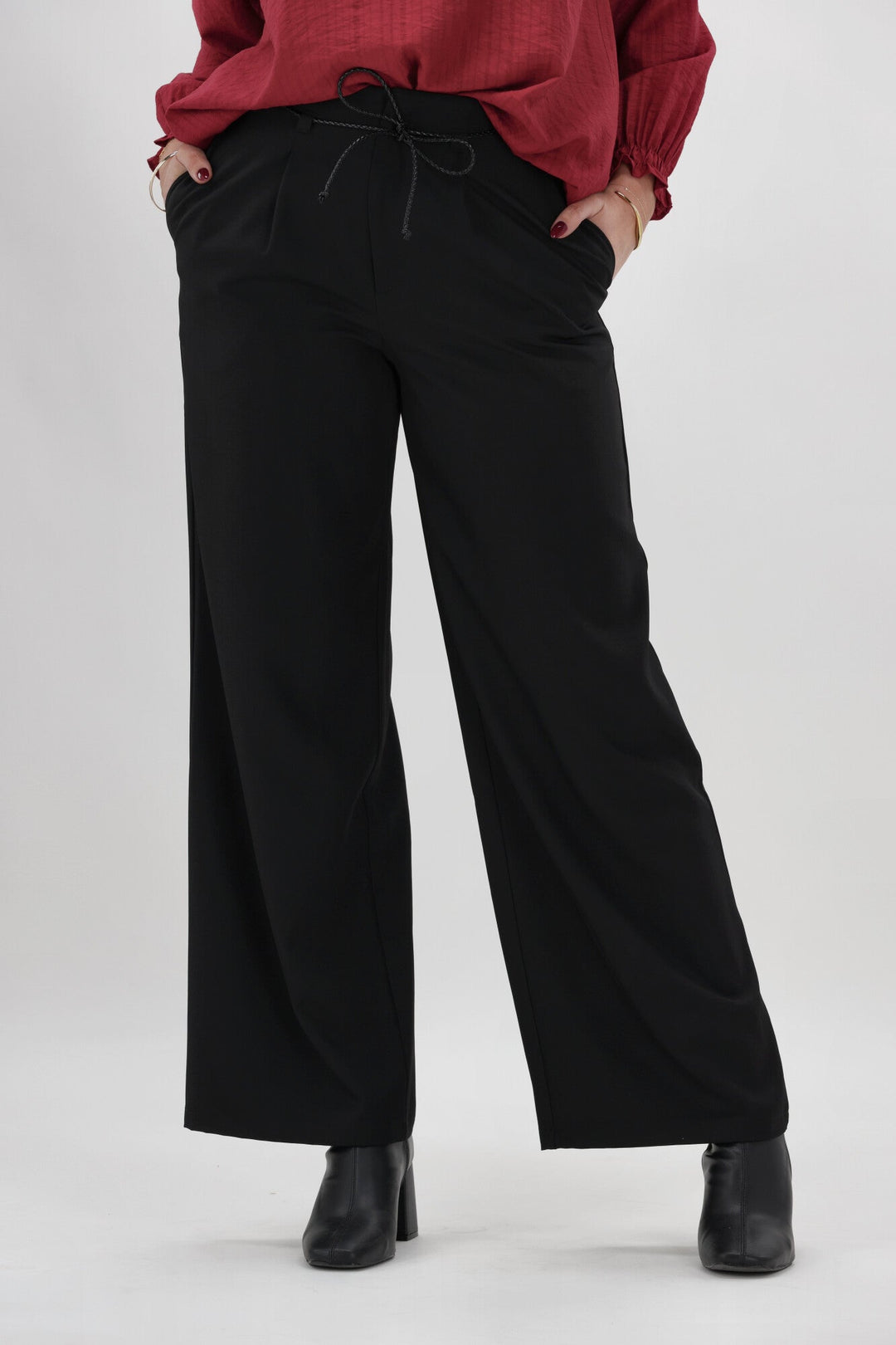 Gloss The Label Kymani Belted Pant Black