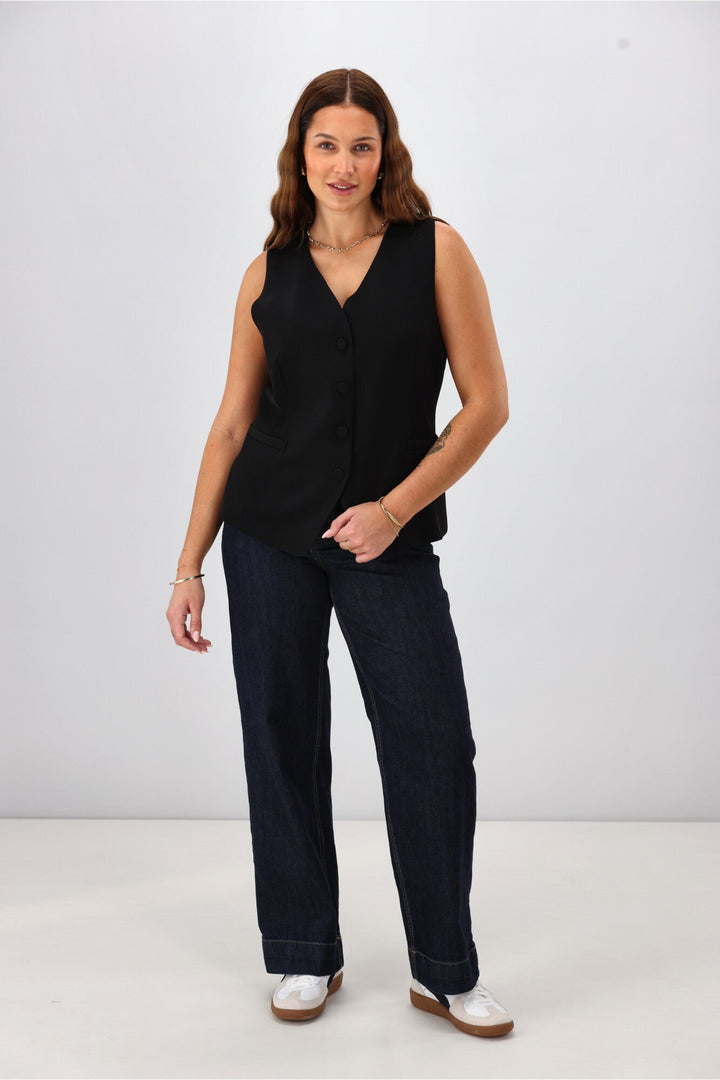 Gloss by Leland Vest Black