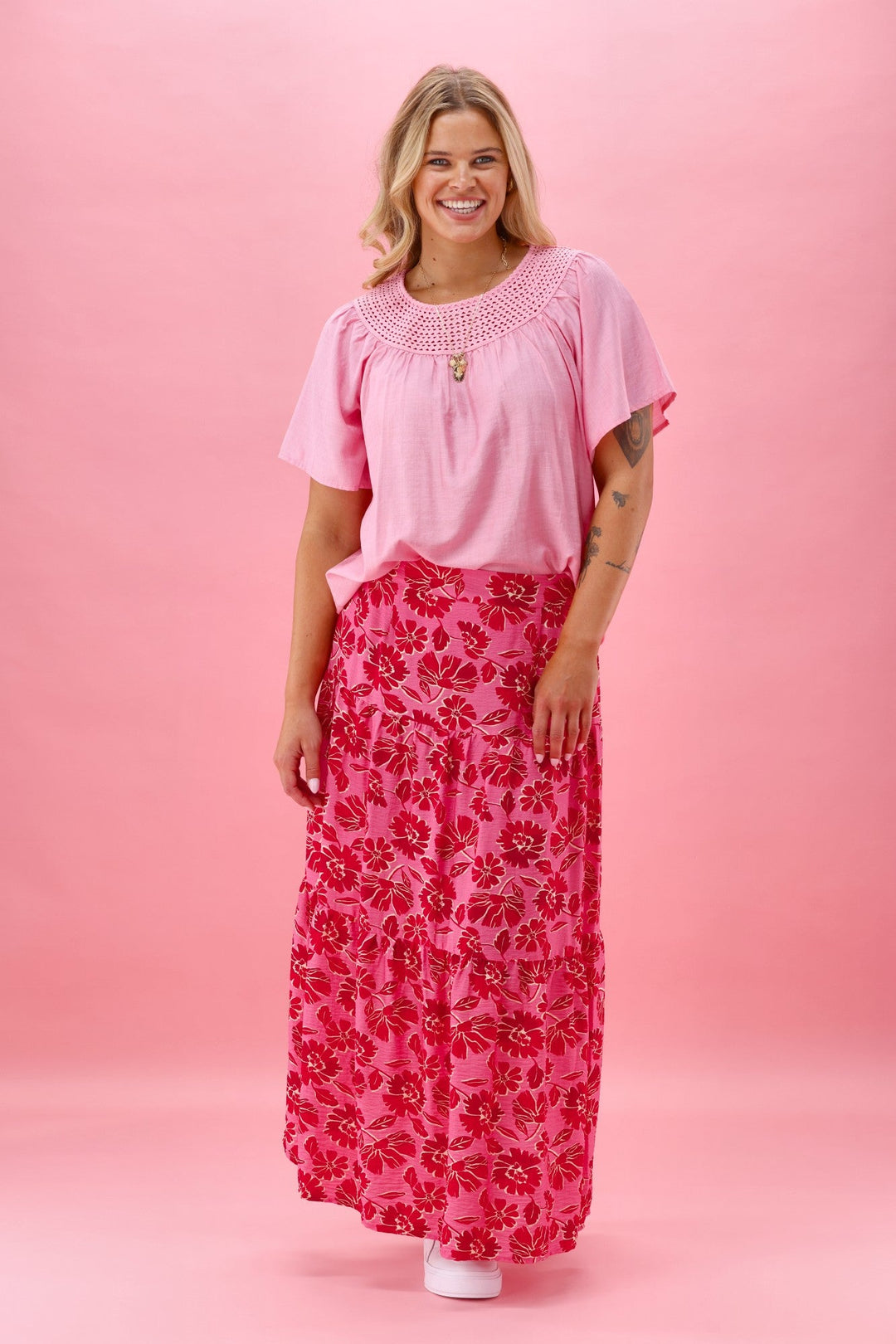 Gloss The Label Rosalie Tiered Skirt Red Pink Floral
