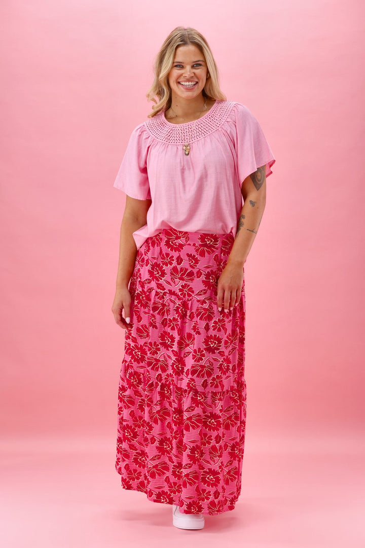 Gloss The Label Rosalie Tiered Skirt Red Pink Floral