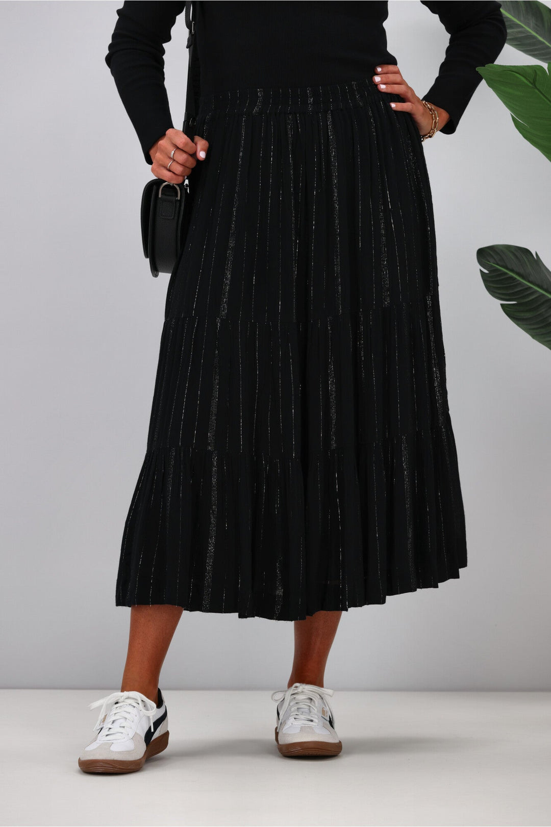 Gloss The Label Senora Maxi Skirt Black Lurex