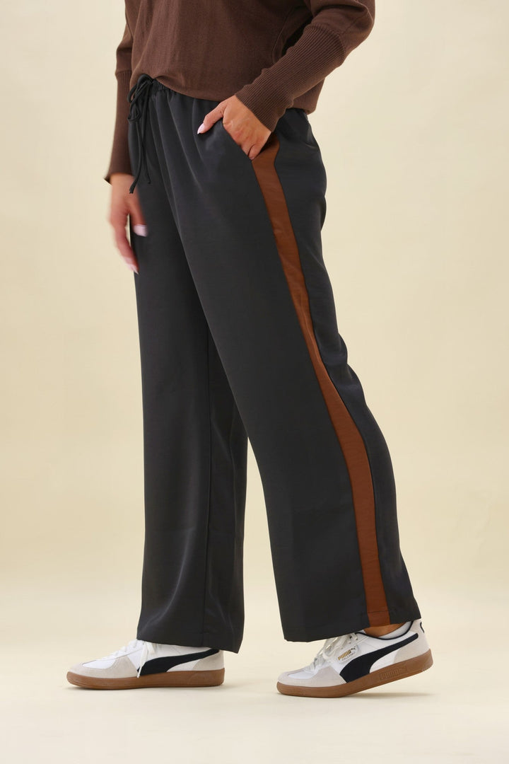 Gloss The Label Yara Satin Pant Black