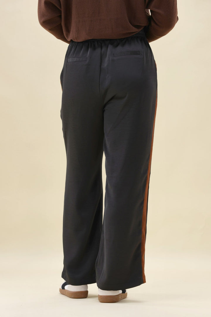 Gloss The Label Yara Satin Pant Black