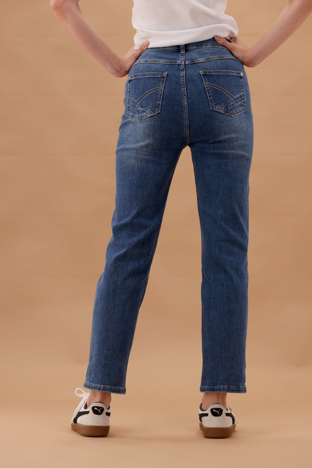 Elm Ada Straight Leg Jean Washed Blue