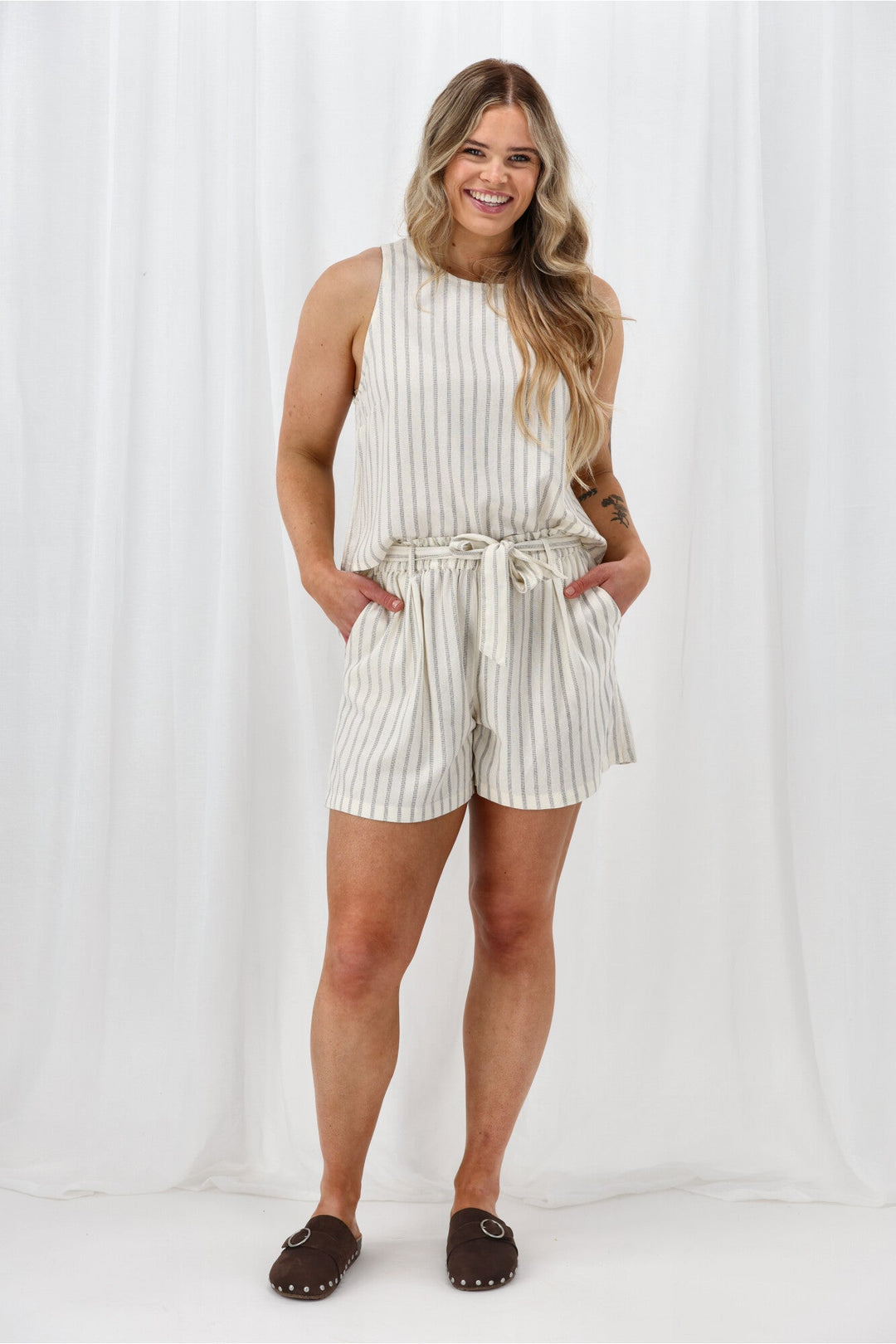 ONLY Onllima H/W Linen Blend Belt Shorts Cloud Dancer