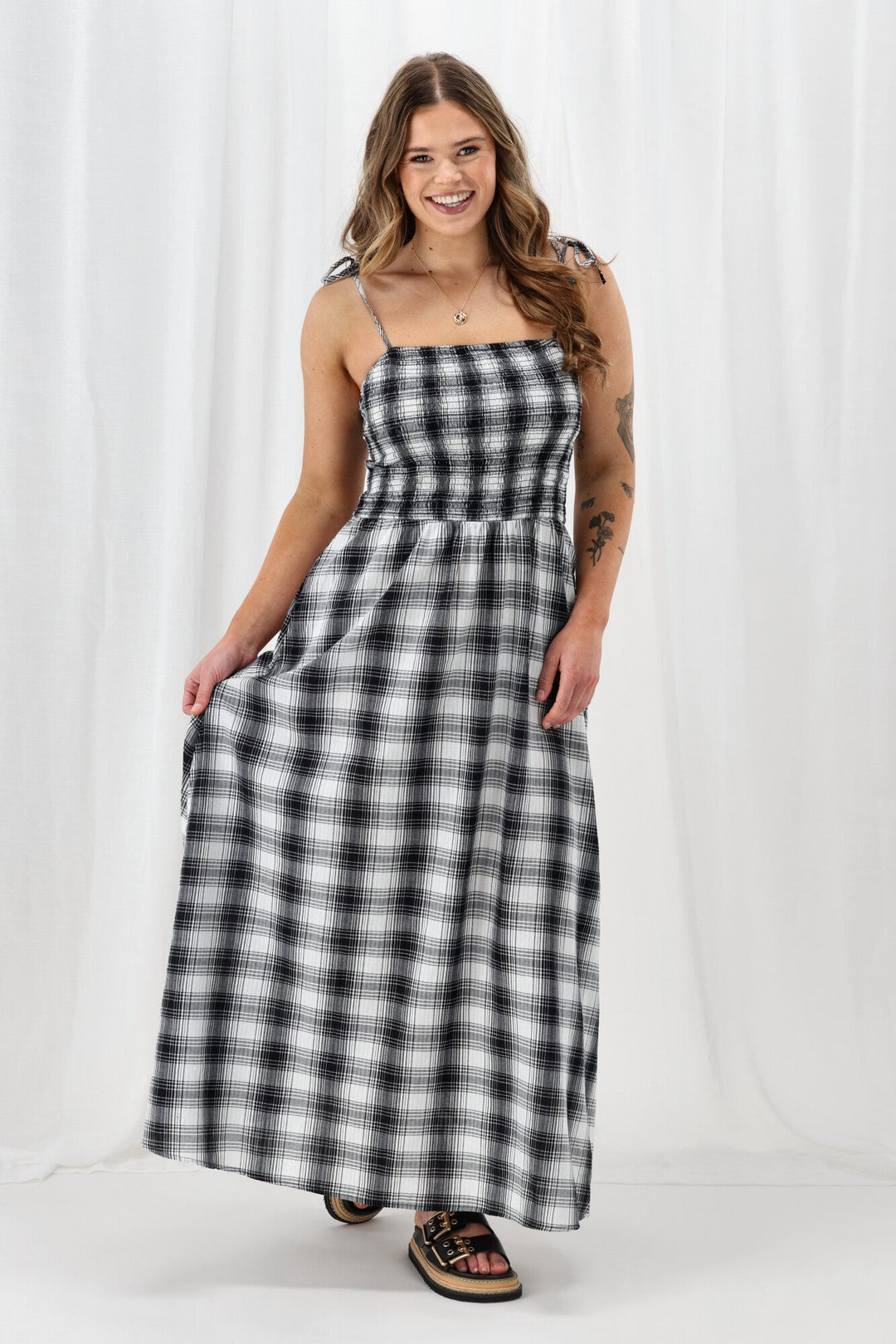 ONLY Onlmaddy Life Maxi Check Smock Dress Black White Check