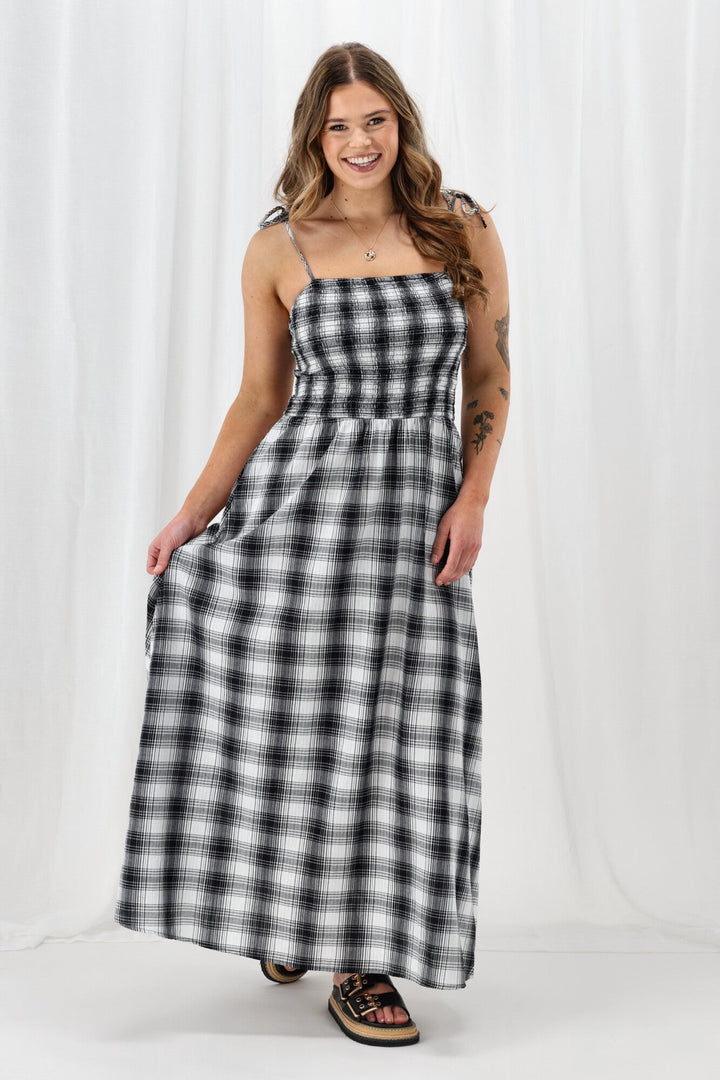 ONLY Onlmaddy Life Maxi Check Smock Dress Black White Check