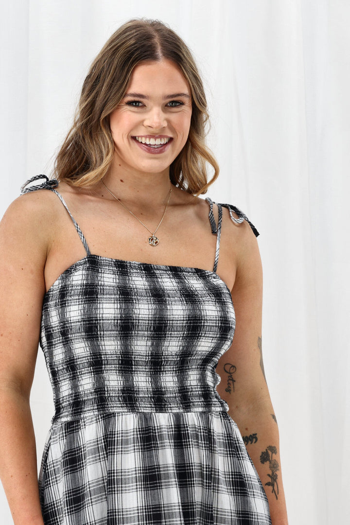 ONLY Onlmaddy Life Maxi Check Smock Dress Black White Check
