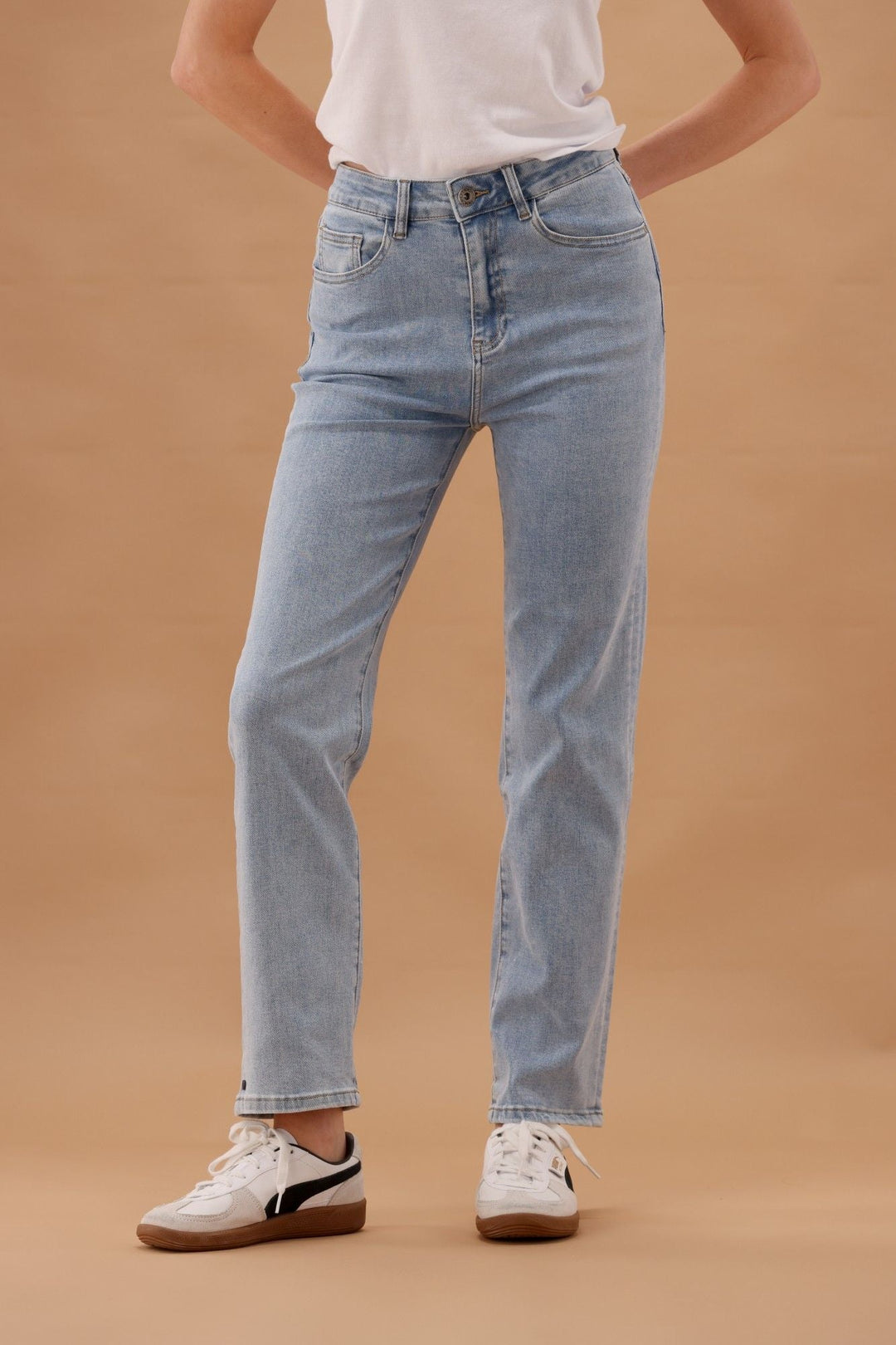 Elm Ada Straight Leg Jean Light Blue Wash