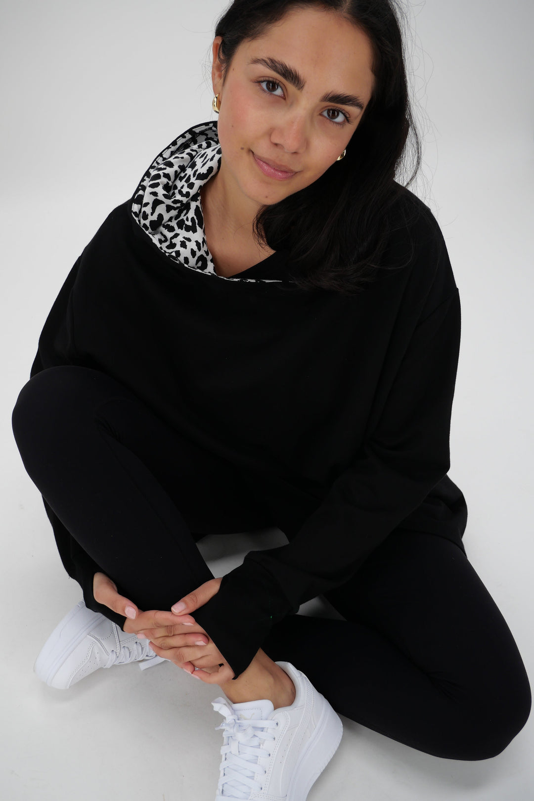 Label Discovery Hoodie Black with animal print