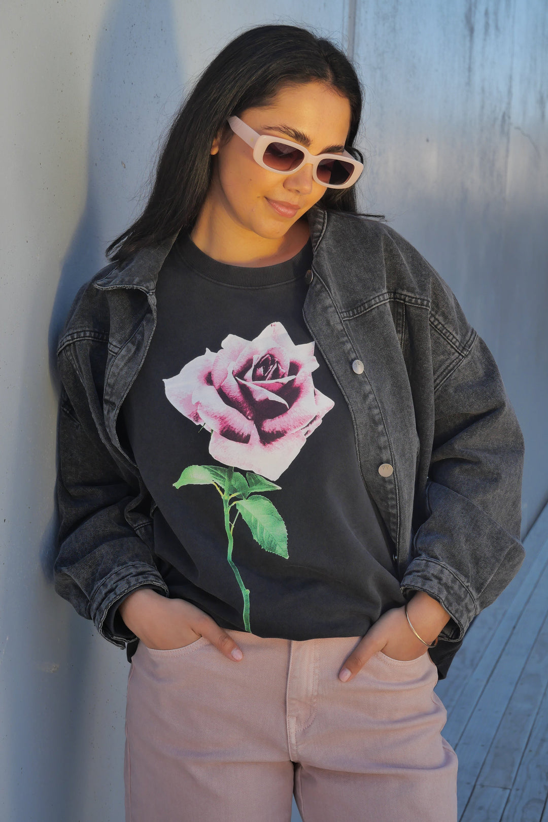Rebel Club Romance Rose Crew Washed Black