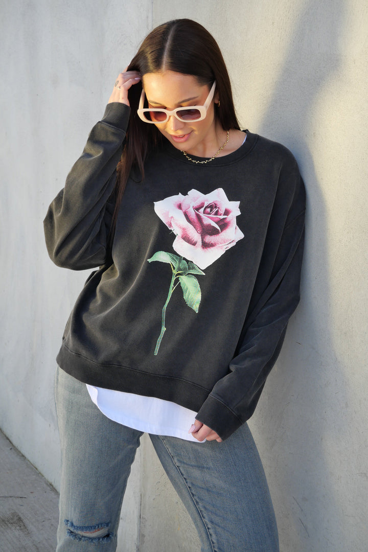 Rebel Club Romance Rose Crew Washed Black