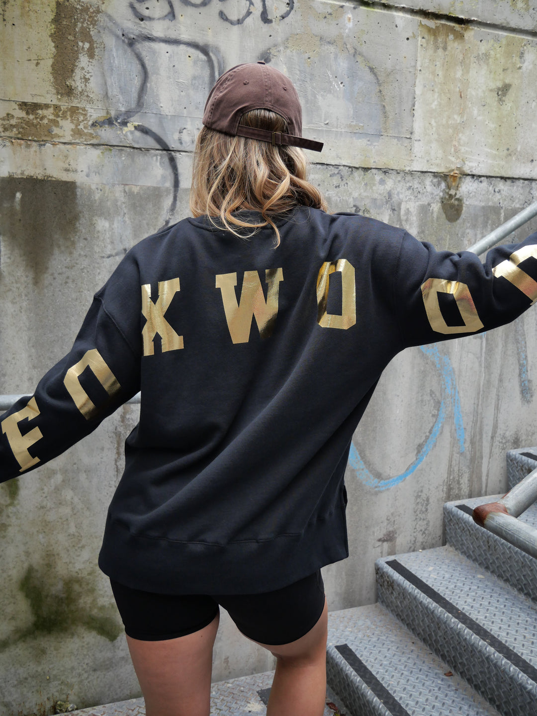 Foxwood Metallic Interval Crew Black And Gold