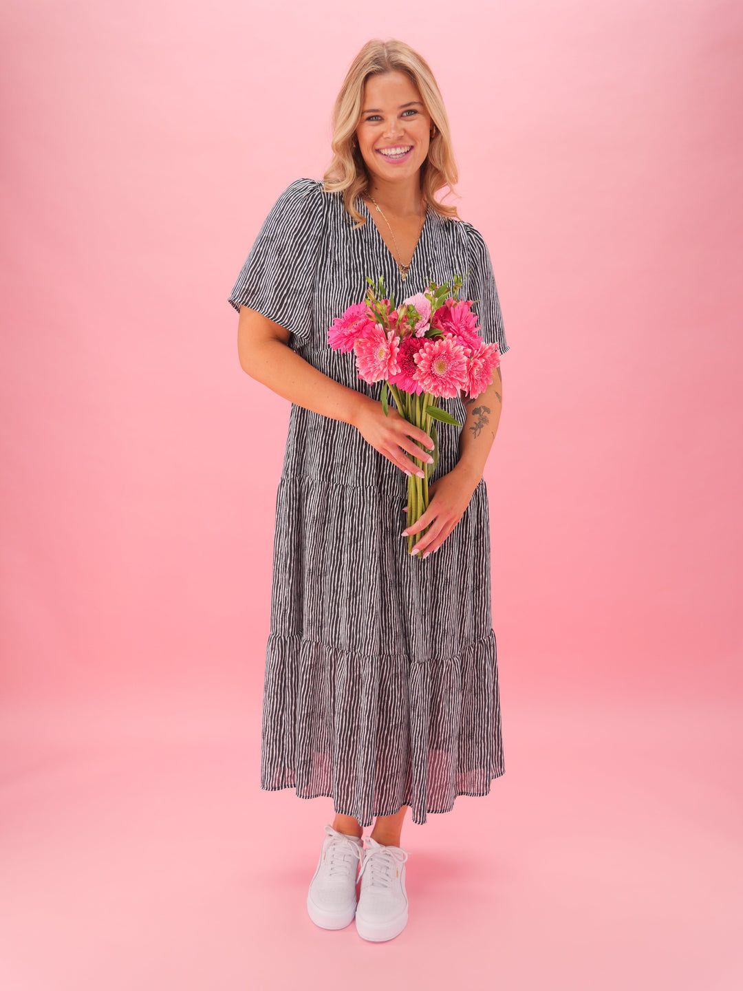 Gloss The Label Avonley Tiered Chiffon Dress Black Line Print