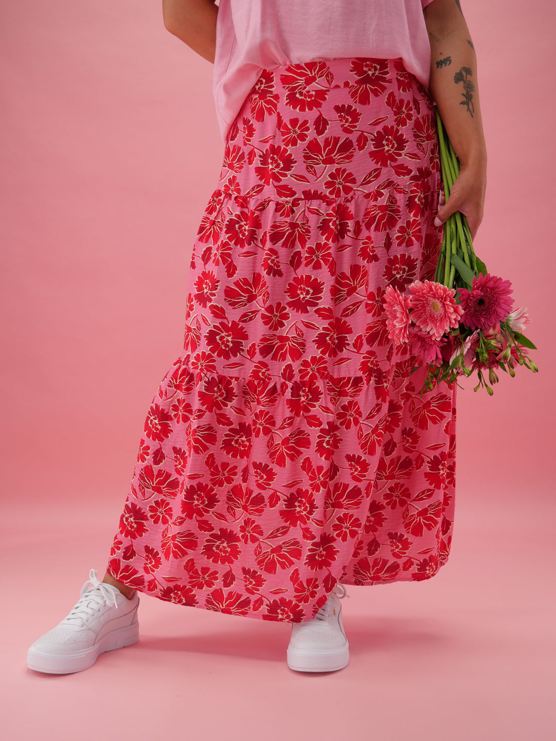 Gloss The Label Rosalie Tiered Skirt Red Pink Floral