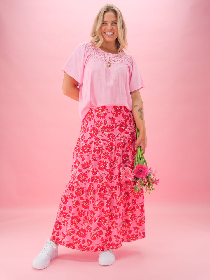 Gloss The Label Rosalie Tiered Skirt Red Pink Floral