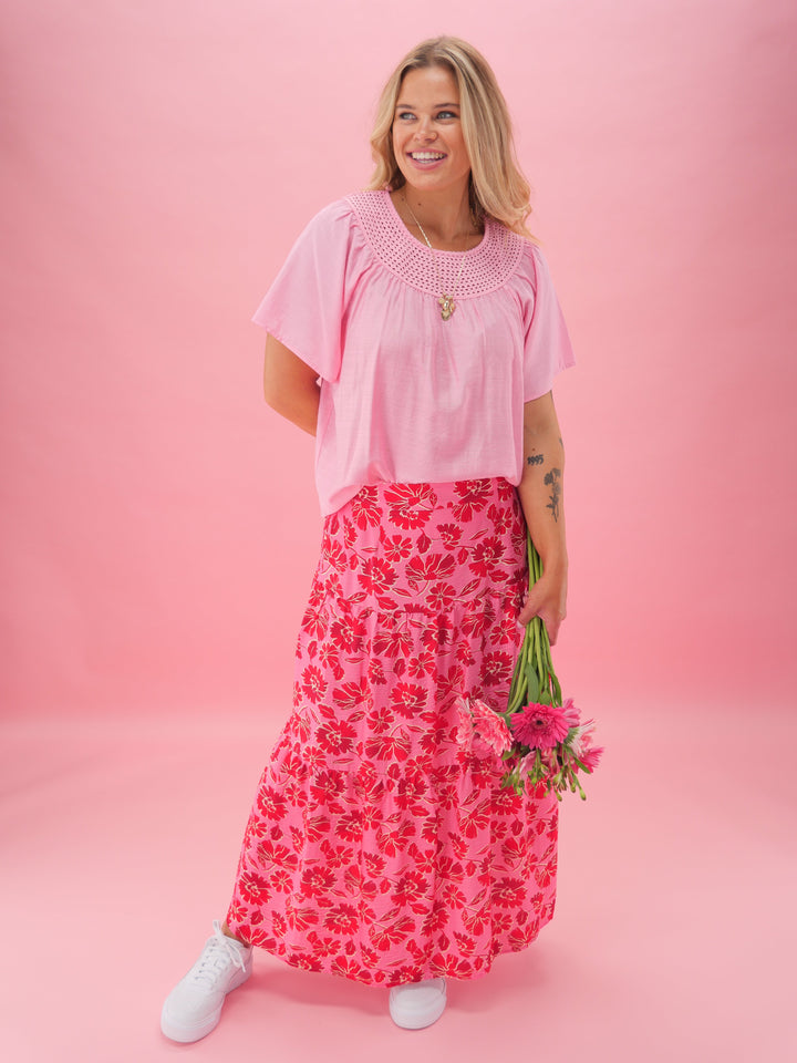 Gloss The Label Rosalie Tiered Skirt Red Pink Floral