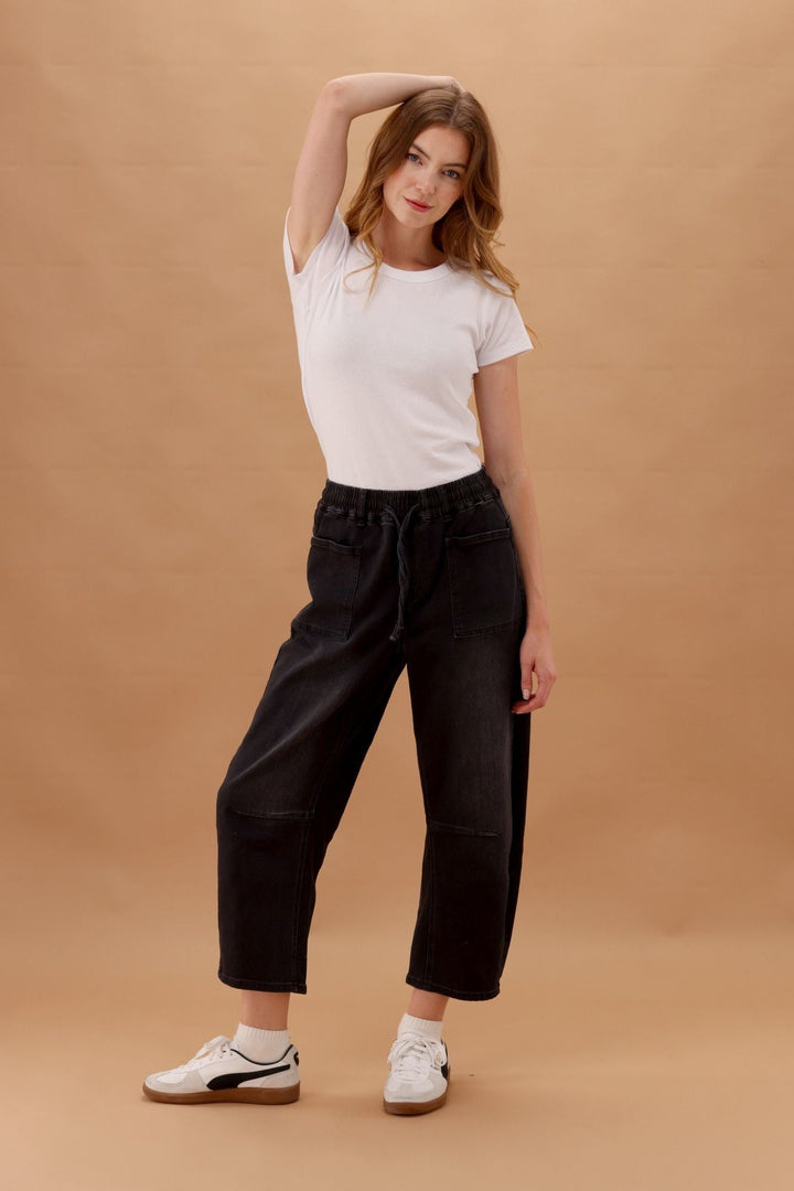 Wakee Barrel Jean Black