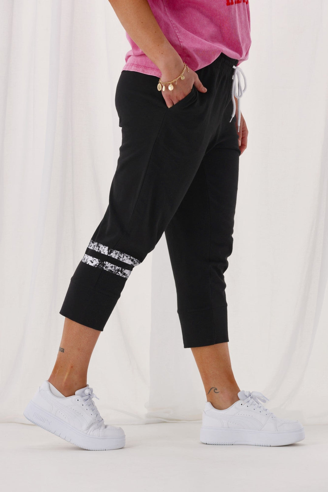 Rebel Club Halftime 3/4 Jogger Black White Stripe