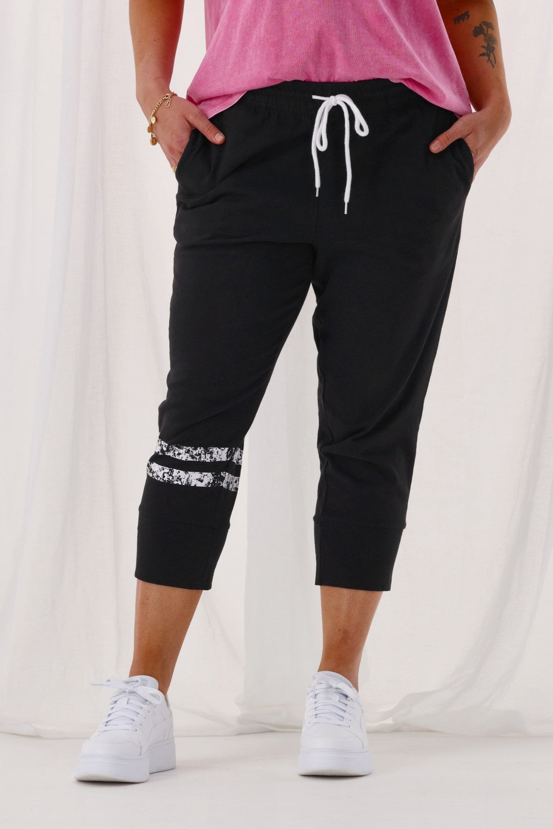 Rebel Club Halftime 3/4 Jogger Black White Stripe
