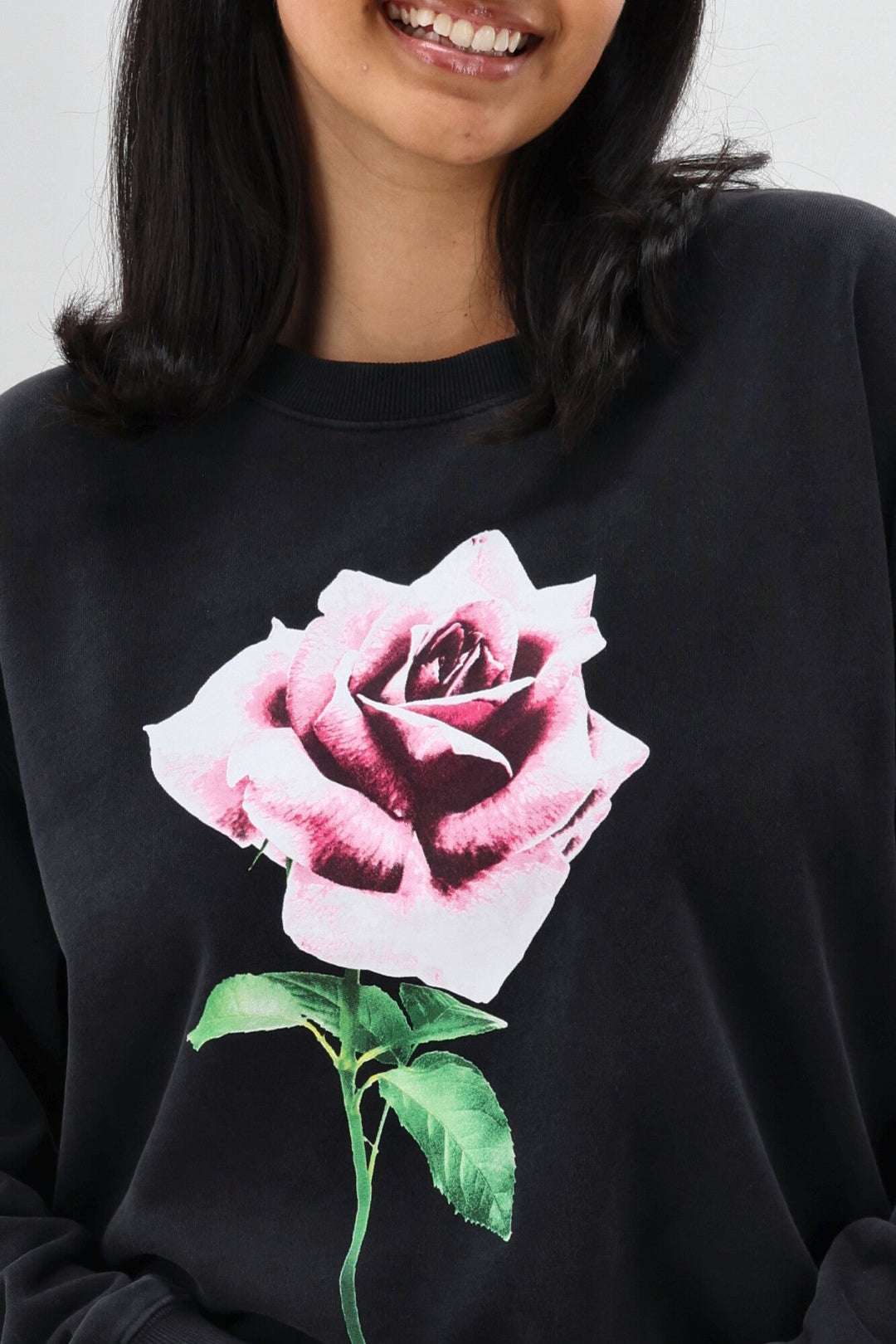Rebel Club Romance Rose Crew Washed Black