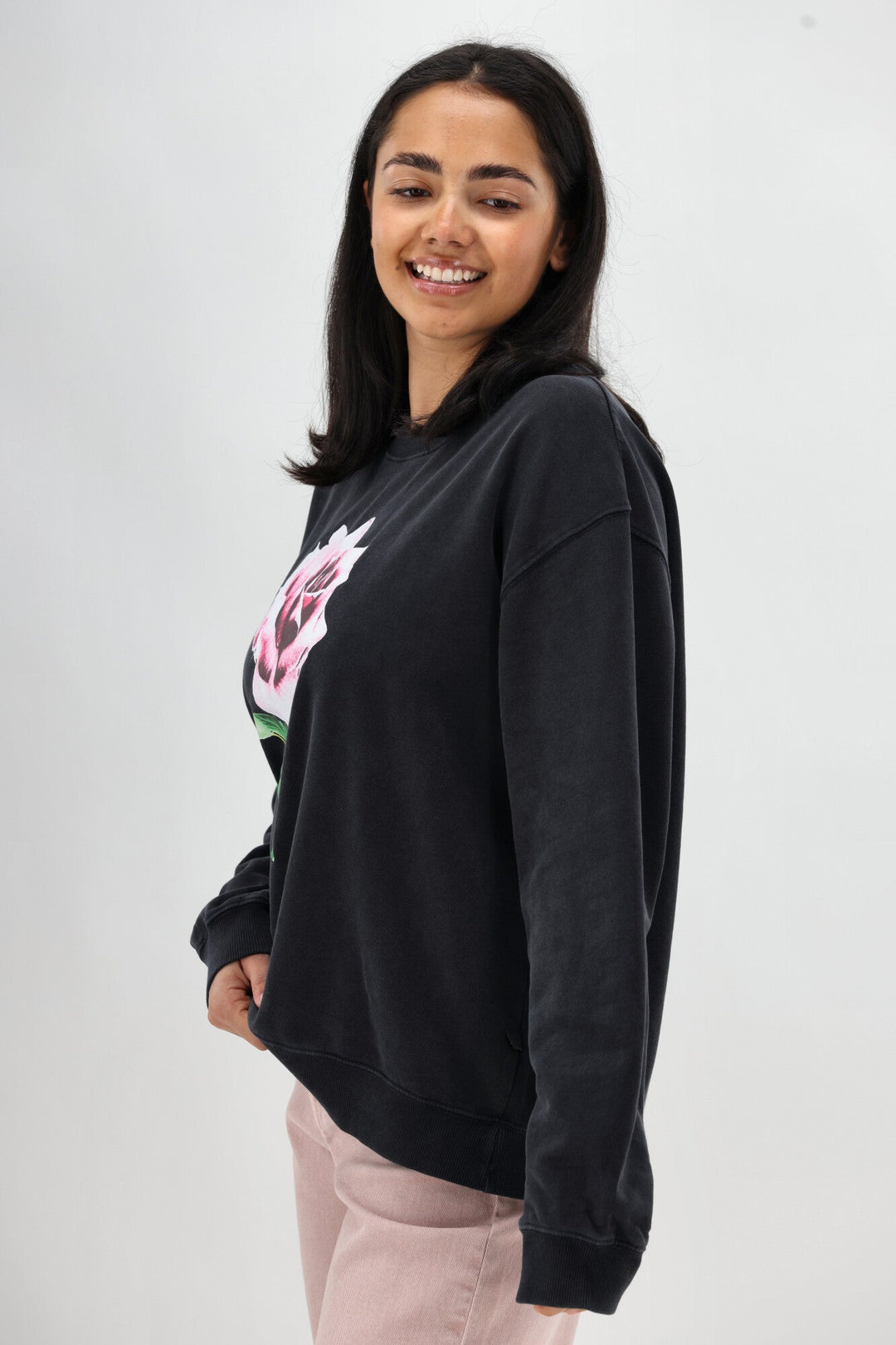 Rebel Club Romance Rose Crew Washed Black