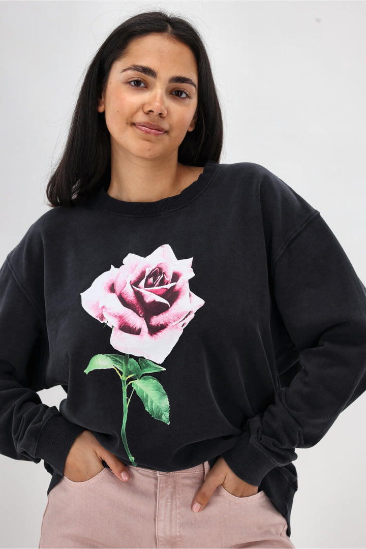 Rebel Club Romance Rose Crew Washed Black